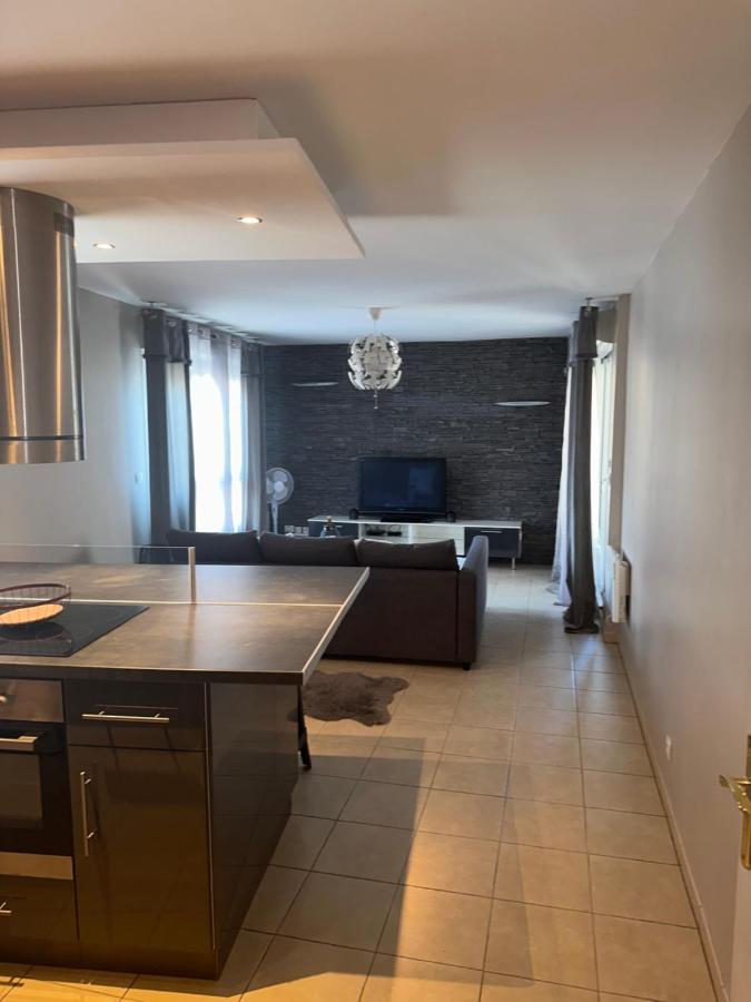 Superbe Appartement Tout Equipe Avec Parking. Marselha Exterior foto